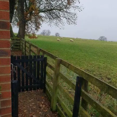 بيت للعطل The Old Telephone Exchange - Surrounded By Fields! هاروغايت